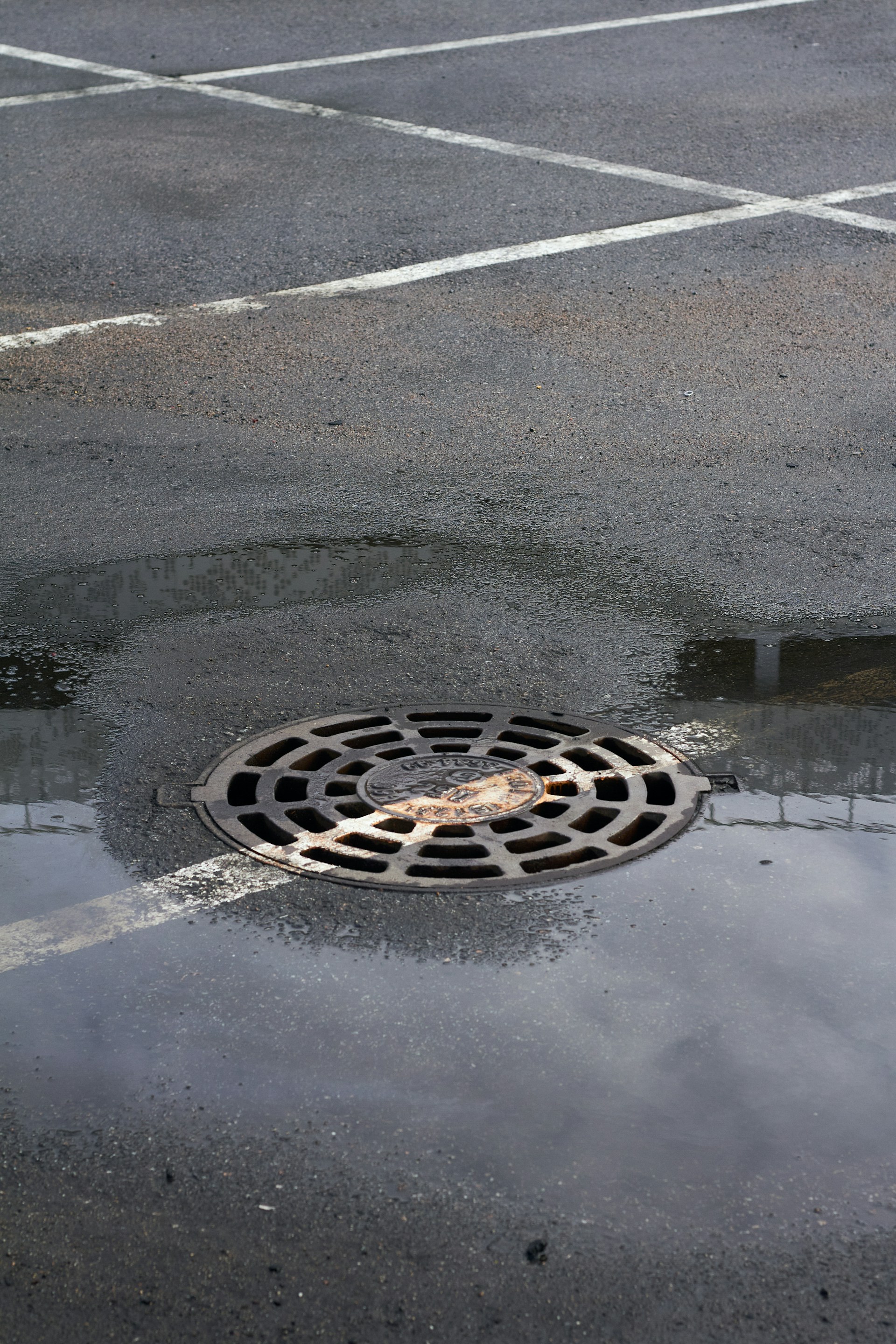 How to Unclog a Bathroom or Kitchen Drain Without Damaging Your Pipes (Safe Methods Guide)